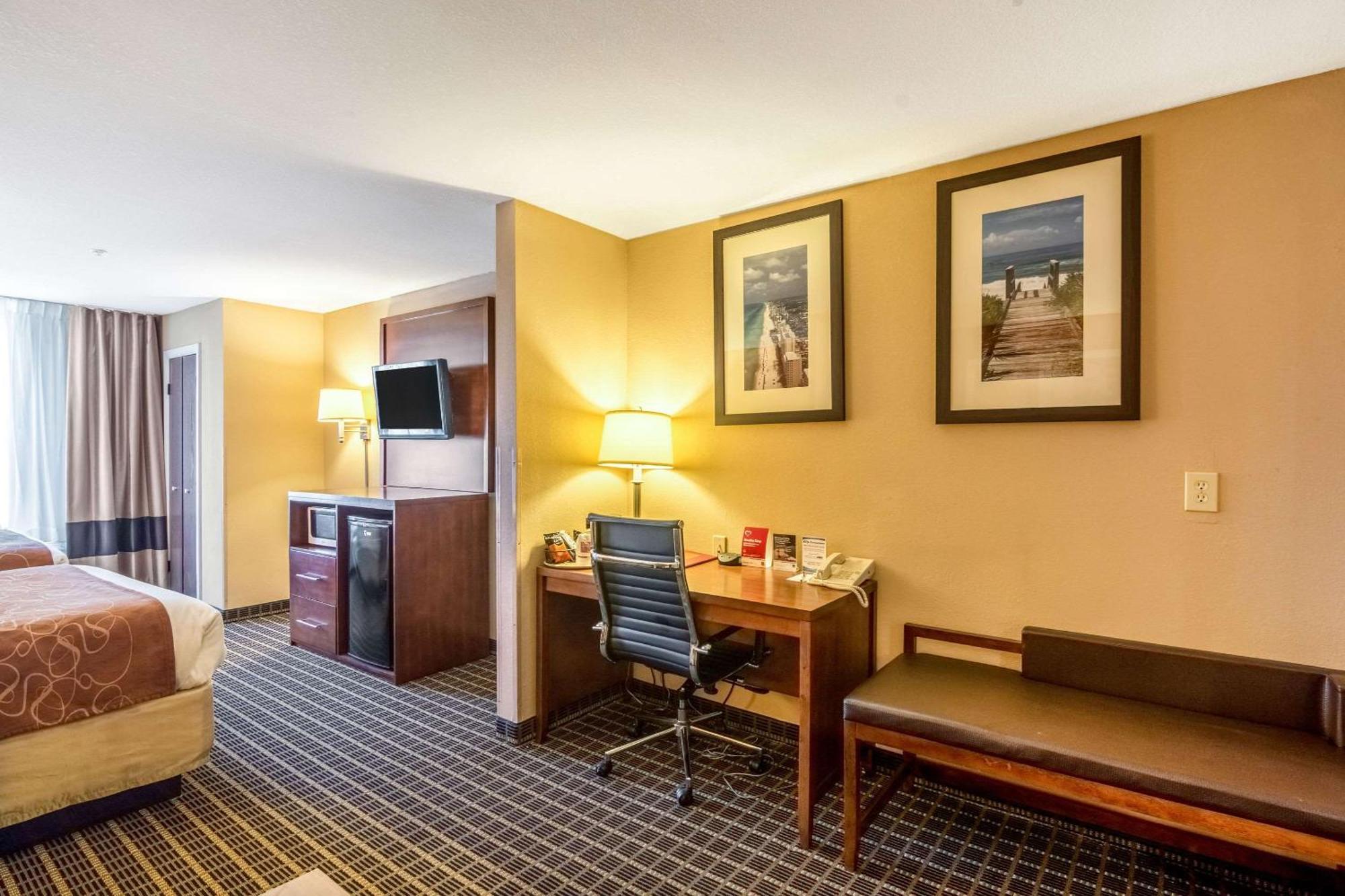 Accessible Suite with Two Queen Beds and Accessible Tub and Sofabed - Non Smoking