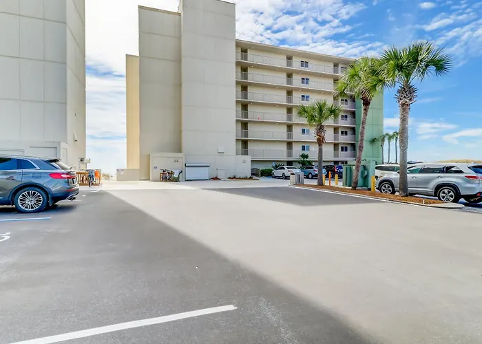 Holidays home Pinnacle Port Condos